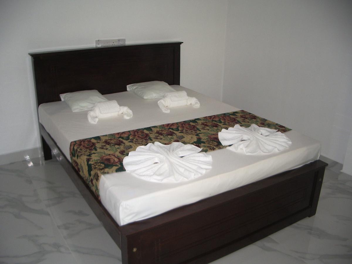 Hotel "Diana" Хиккадува Экстерьер фото