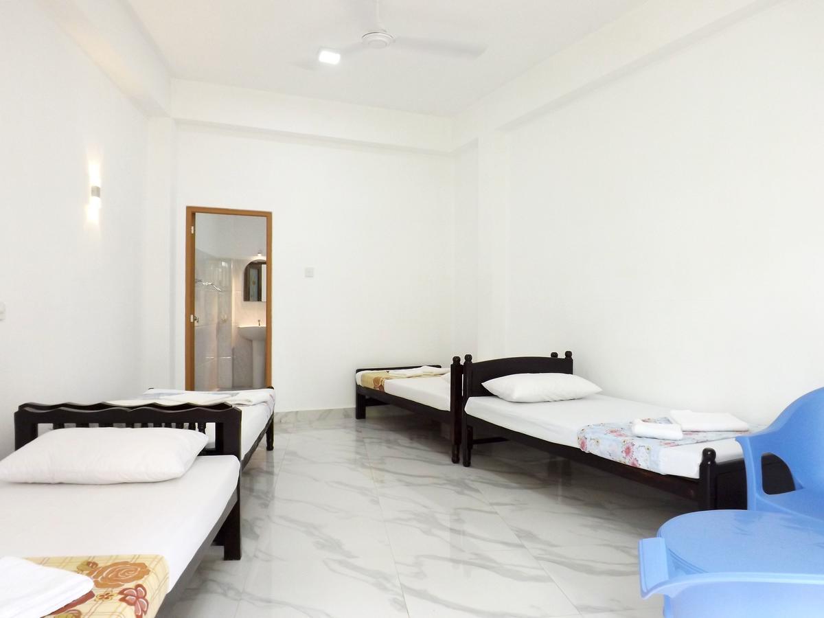 Hotel "Diana" Хиккадува Экстерьер фото